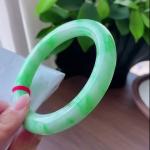飘阳绿圆条手镯